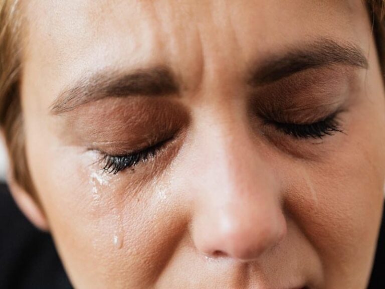 Does crying make your eyelashes longer