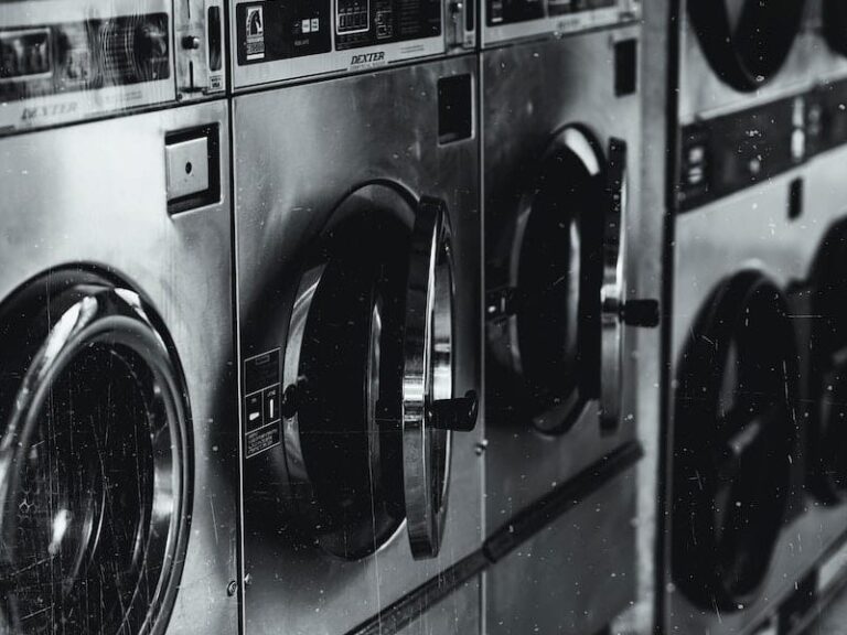 Can I Put Crocs In The Washing Machine
