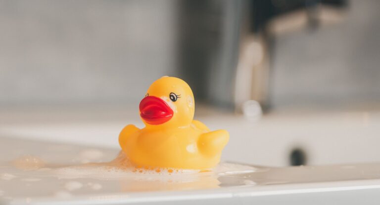 How To Remove Hard Water Stains From Your Plastic Bathtub