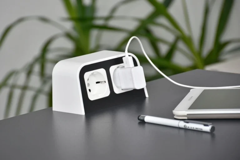 Best Chargers For 2022âs Phone Users